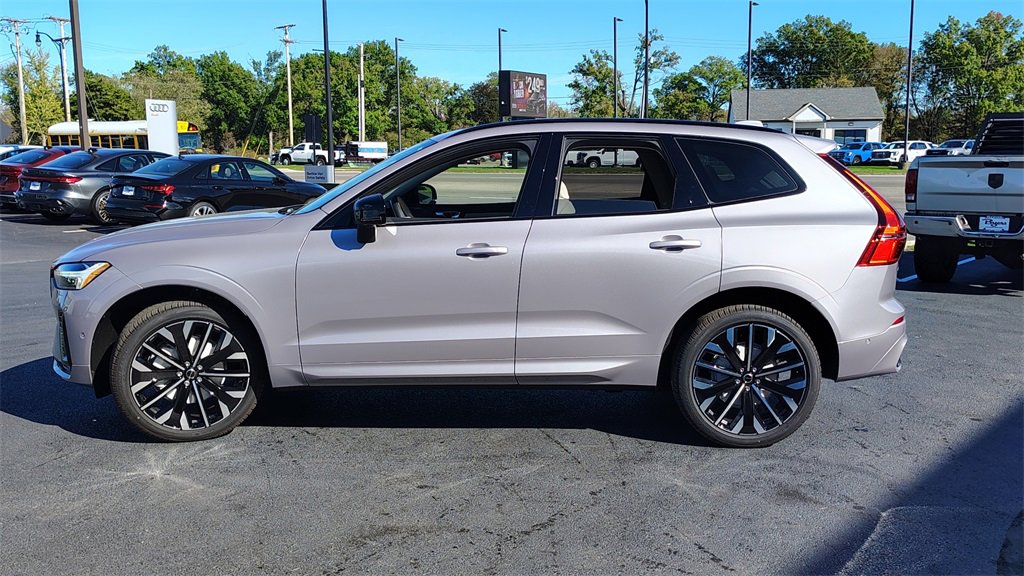 Used 2026 Volvo XC60 B5 Ultra w/ Climate Package PRO image 5