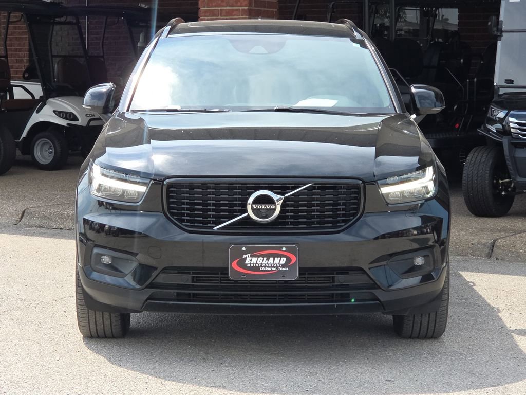 Used 2021 Volvo XC40 T5 R-Design w/ Advanced Package image 2