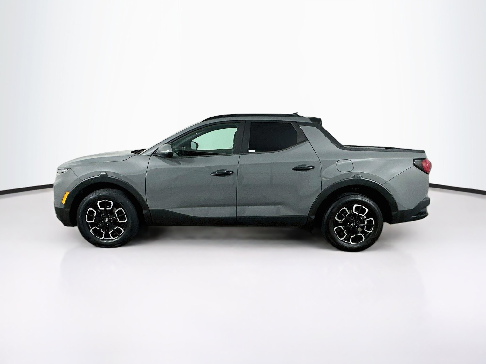 Used 2022 Hyundai Santa Cruz SEL w/ Activity Package FWD image 4
