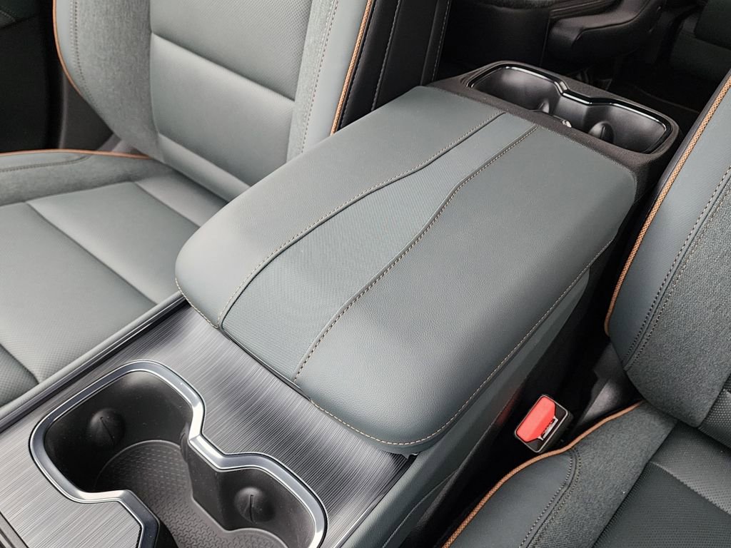 New 2026 GMC Acadia AT4 w/ Super Cruise Package image 34