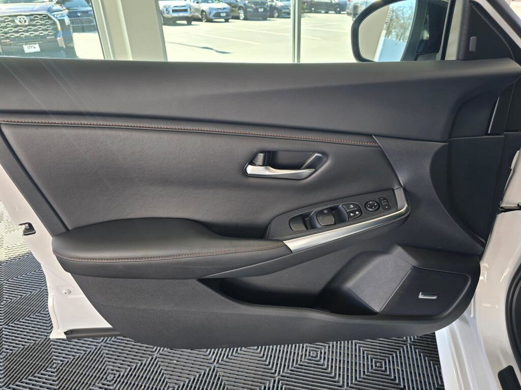 Used 2023 Nissan Sentra SR w/ SR Premium Package image 20