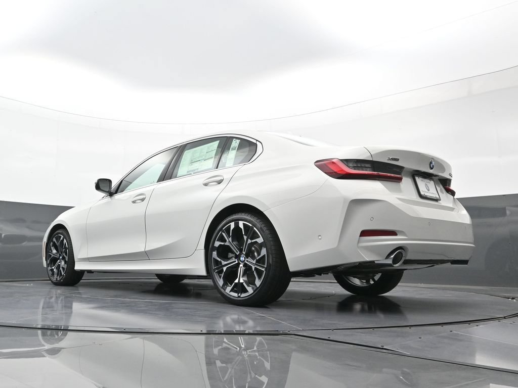 New 2026 BMW 330i xDrive Sedan w/ Convenience Package AWD/4WD image 24