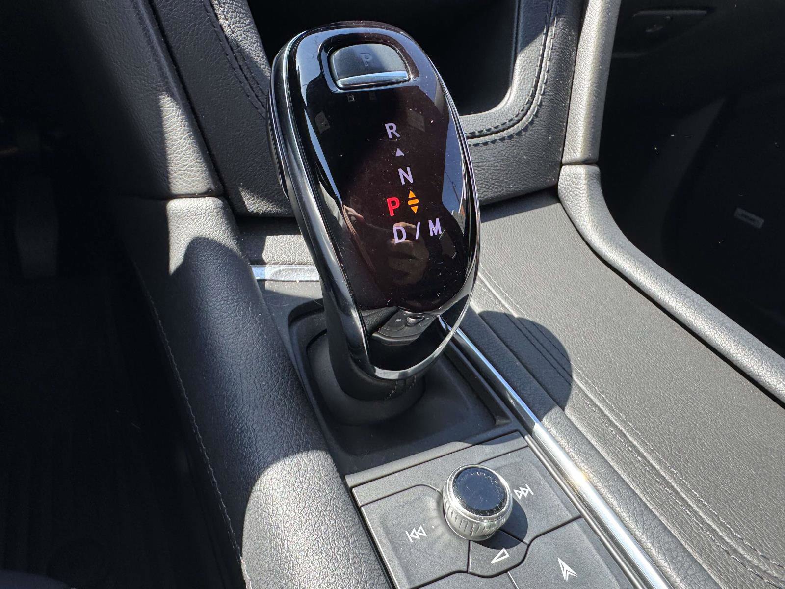 Certified 2023 Cadillac XT6 Premium Luxury AWD/4WD image 16