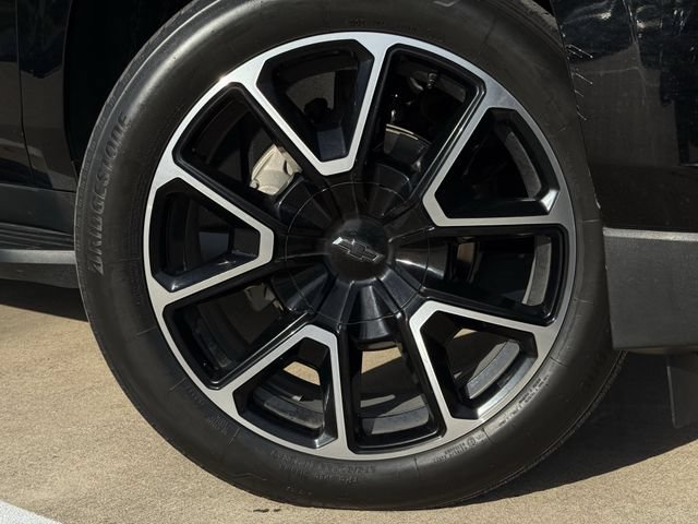 Used 2024 Chevrolet Suburban RST w/ Luxury Package RWD image 9