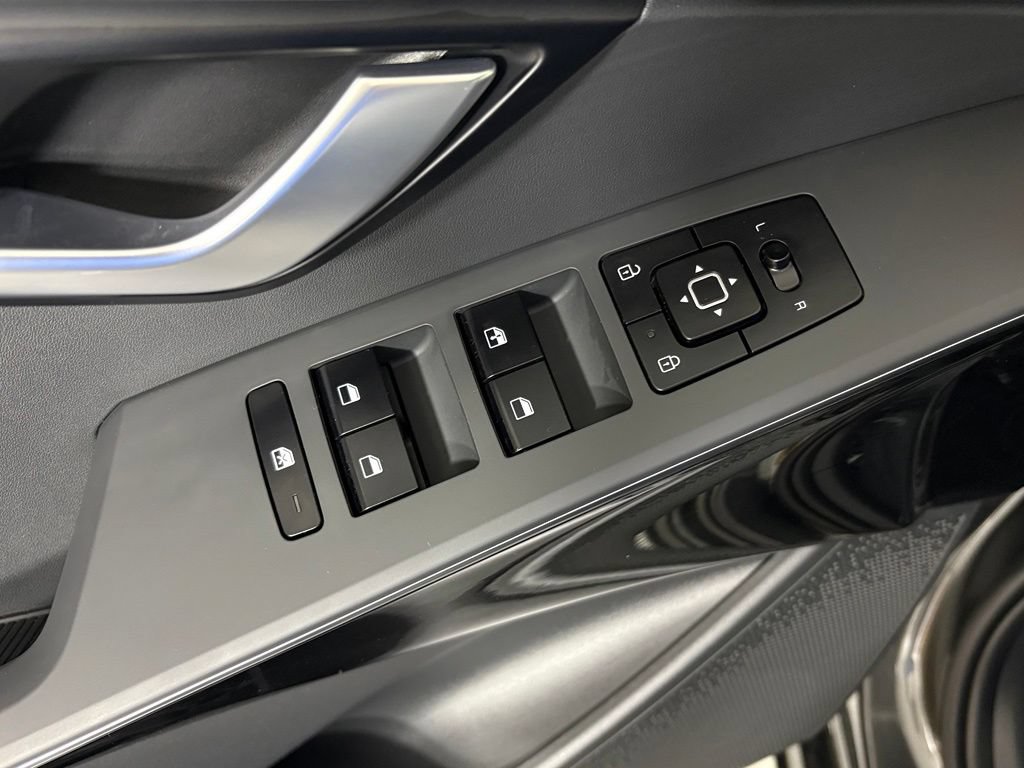New 2026 Kia Niro Wind FWD image 15