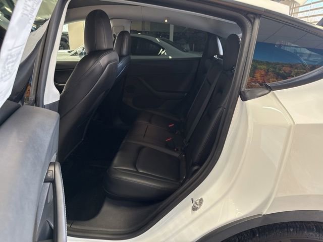 Used 2021 Tesla Model Y Long Range image 32