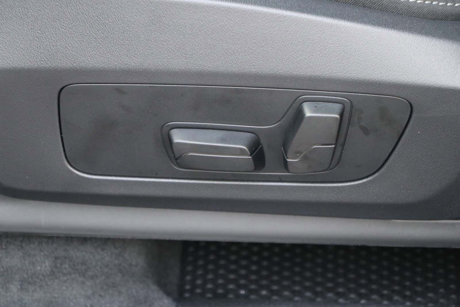 Certified 2025 BMW X1 xDrive28i w/ Technology Package image 28