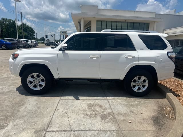 Used 2017 Toyota 4Runner SR5 Premium AWD/4WD image 2