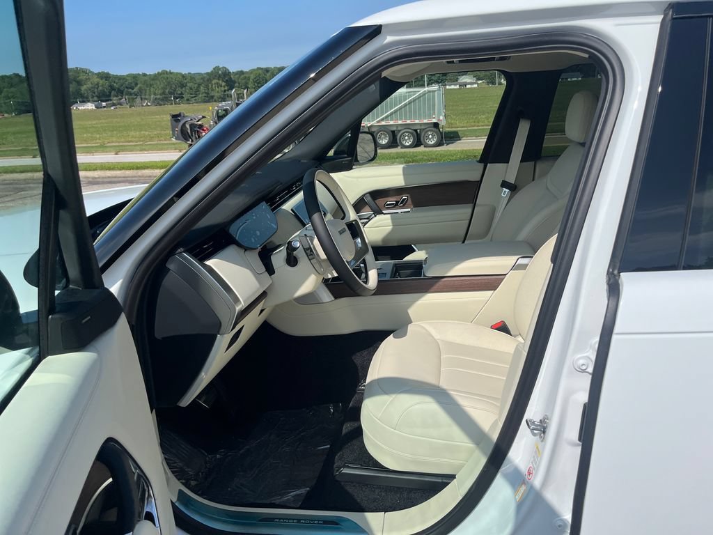 New 2026 Land Rover Range Rover SE AWD/4WD image 9