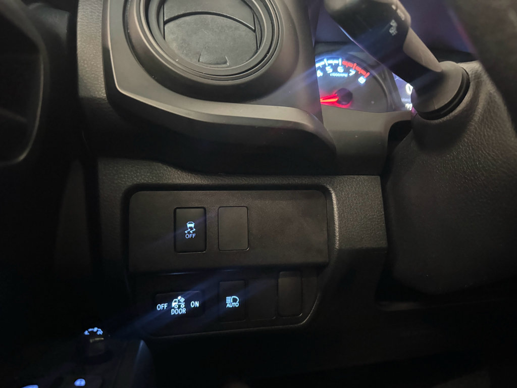 Used 2021 Toyota Tacoma SR AWD/4WD image 16