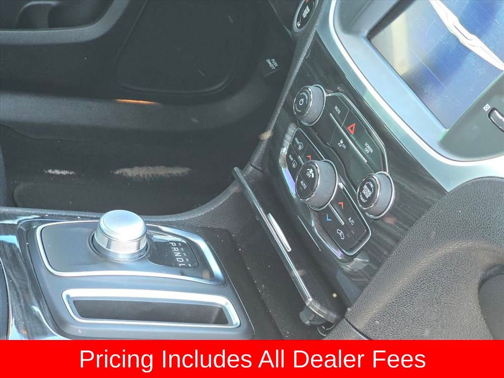 Used 2019 Chrysler 300 Touring w/ Sport Appearance Package RWD image 9