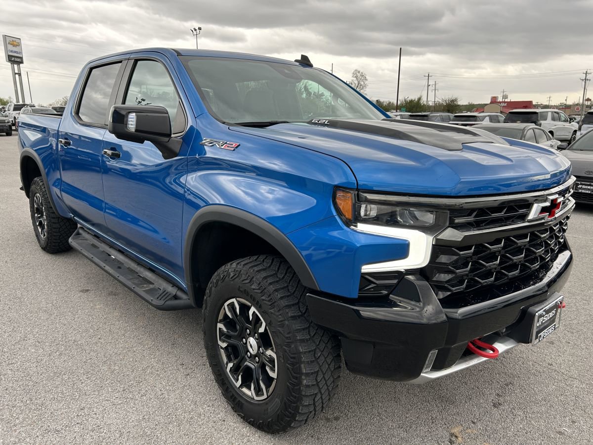 Used 2022 Chevrolet Silverado 1500 ZR2 w/ Technology Package image 2