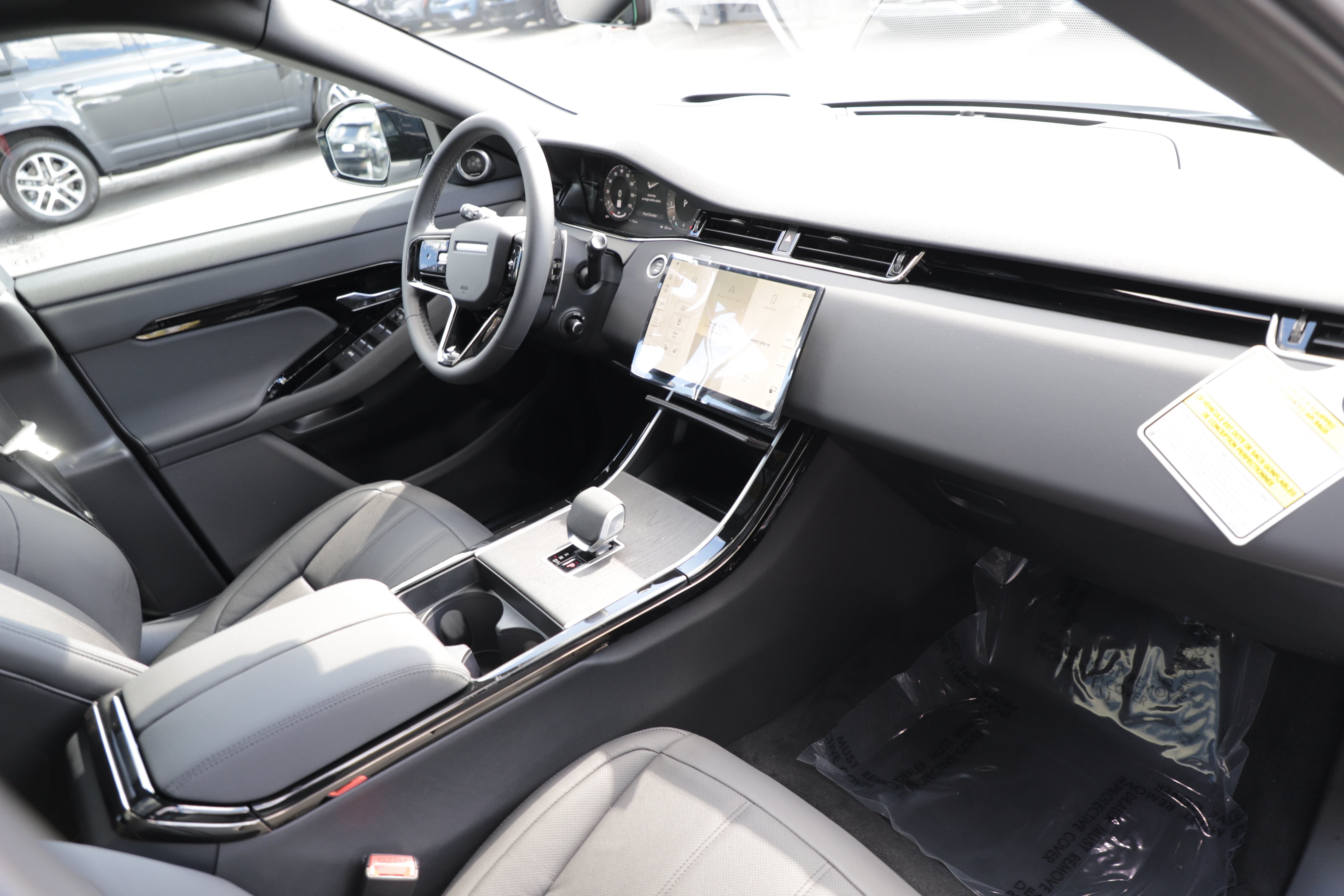 New 2026 Land Rover Range Rover Evoque S AWD/4WD image 13