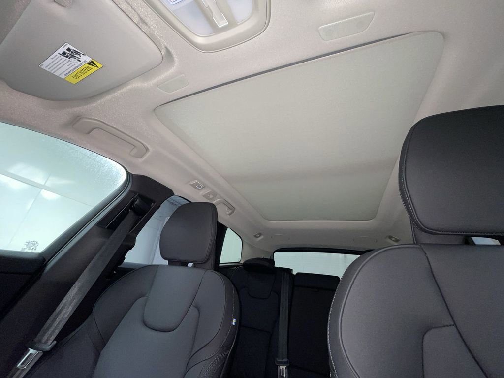 New 2026 Volvo XC60 B5 Plus w/ Protection Package Premier image 11