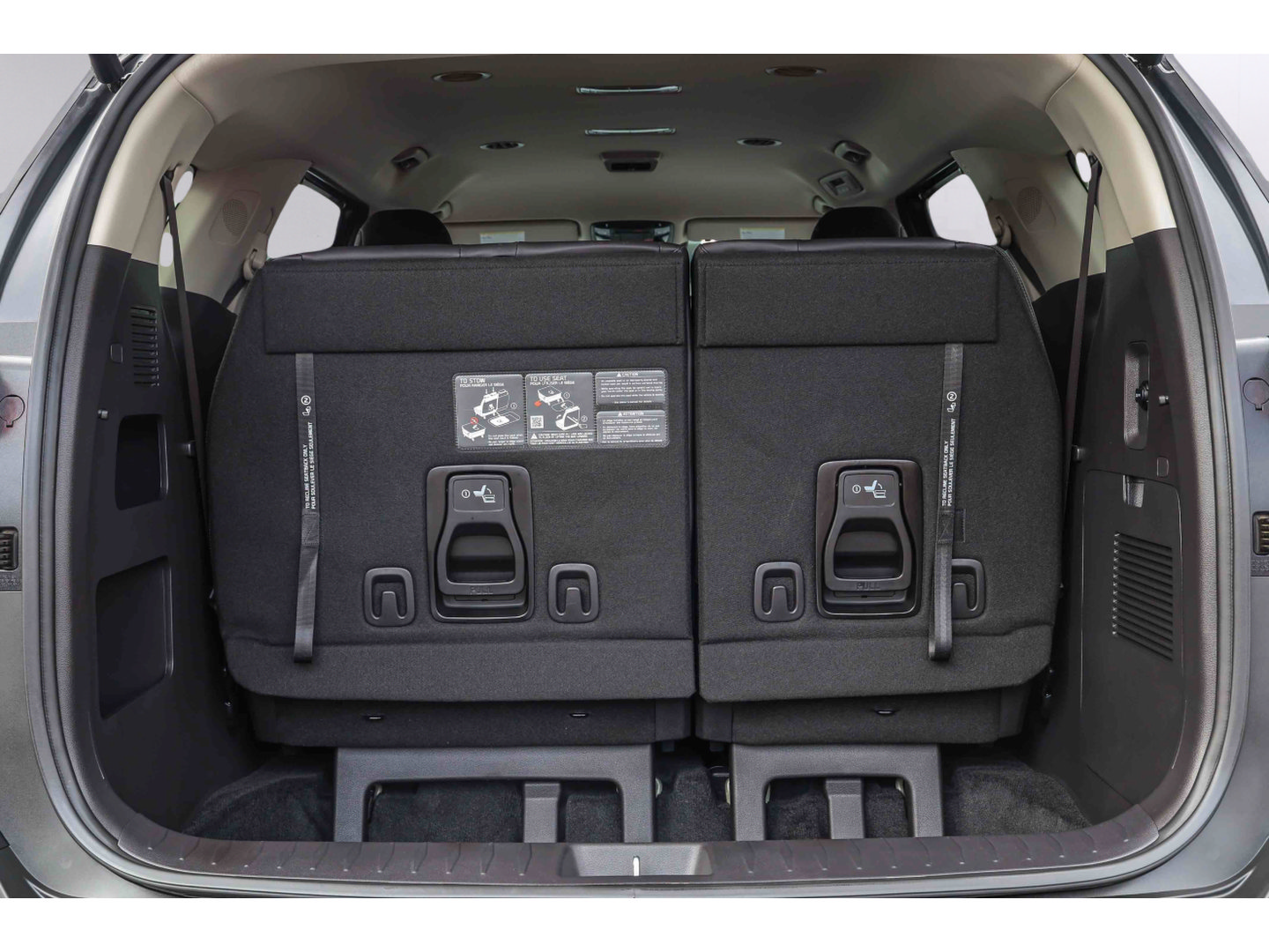 Certified 2026 Kia Carnival EX FWD image 24