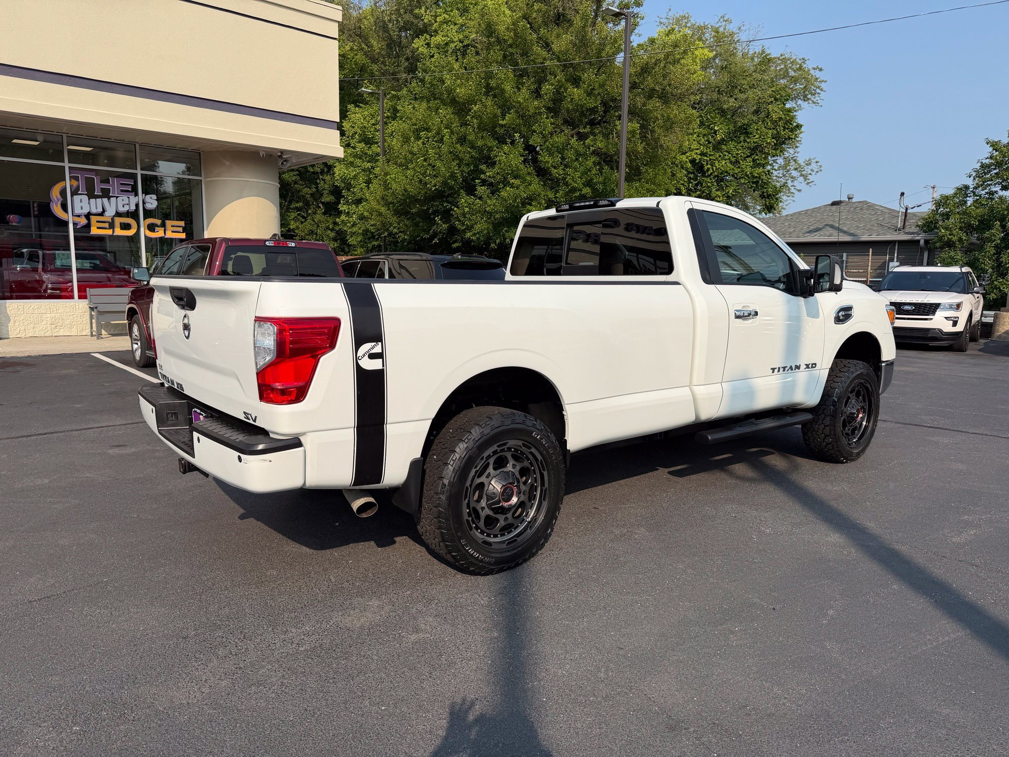 Used 2017 Nissan Titan SV AWD/4WD image 6