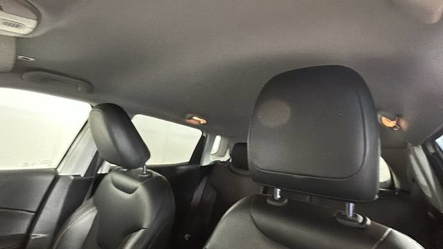 Used 2019 Jeep Compass Latitude w/ Popular Equipment Group AWD/4WD image 12