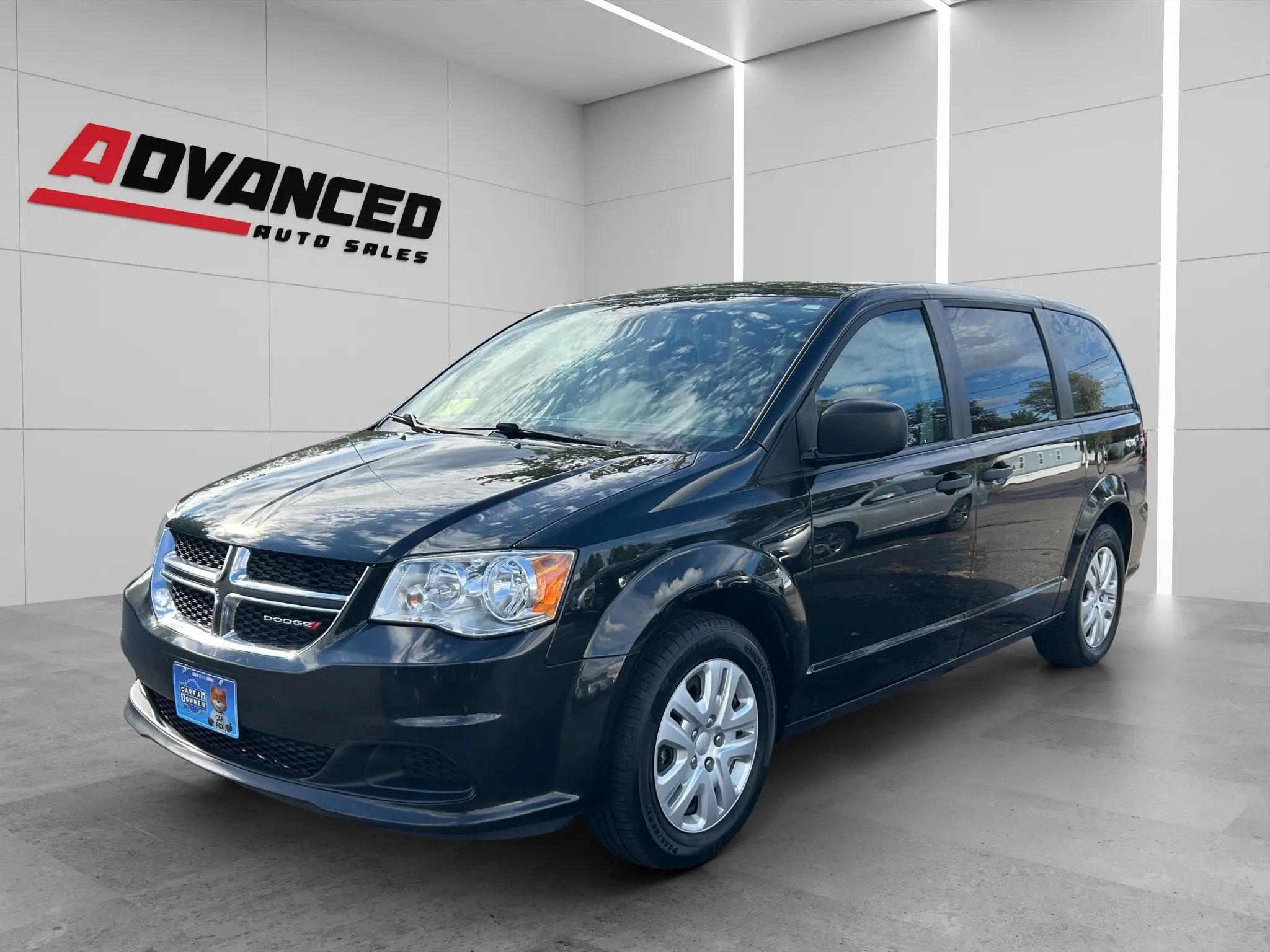 Used 2019 Dodge Grand Caravan SE w/ UConnect Hands-Free Group image 3