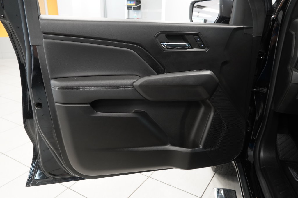Used 2023 Chevrolet Colorado LT w/ LT Convenience Package III AWD/4WD image 18