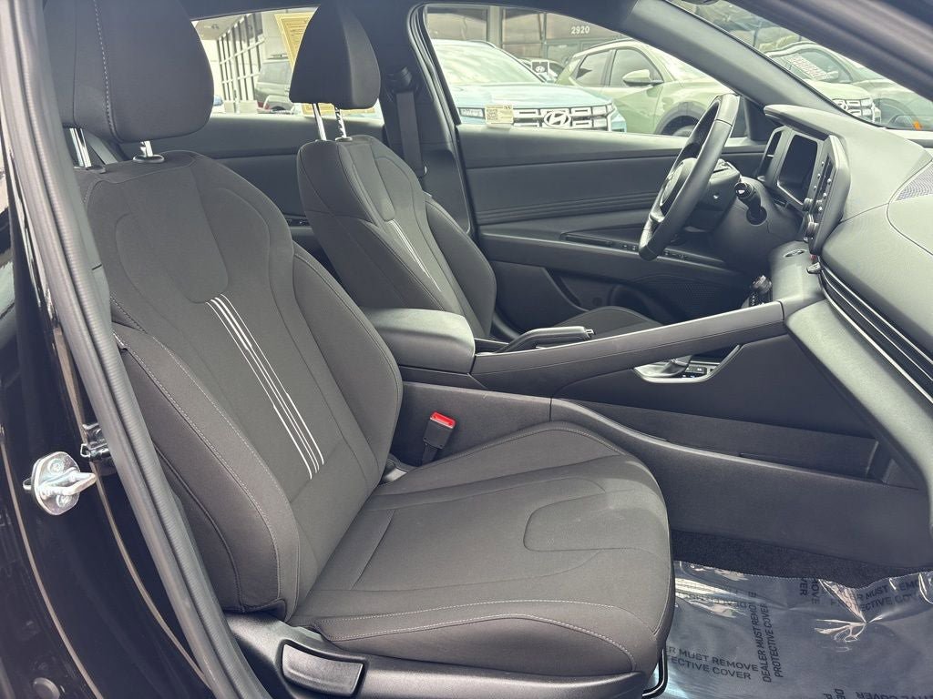 Certified 2025 Hyundai Elantra Sport FWD image 29
