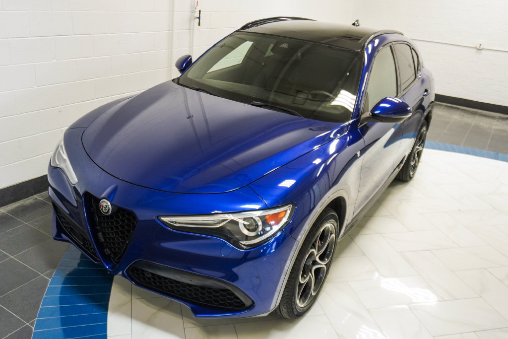 Used 2023 Alfa Romeo Stelvio Ti AWD/4WD image 39