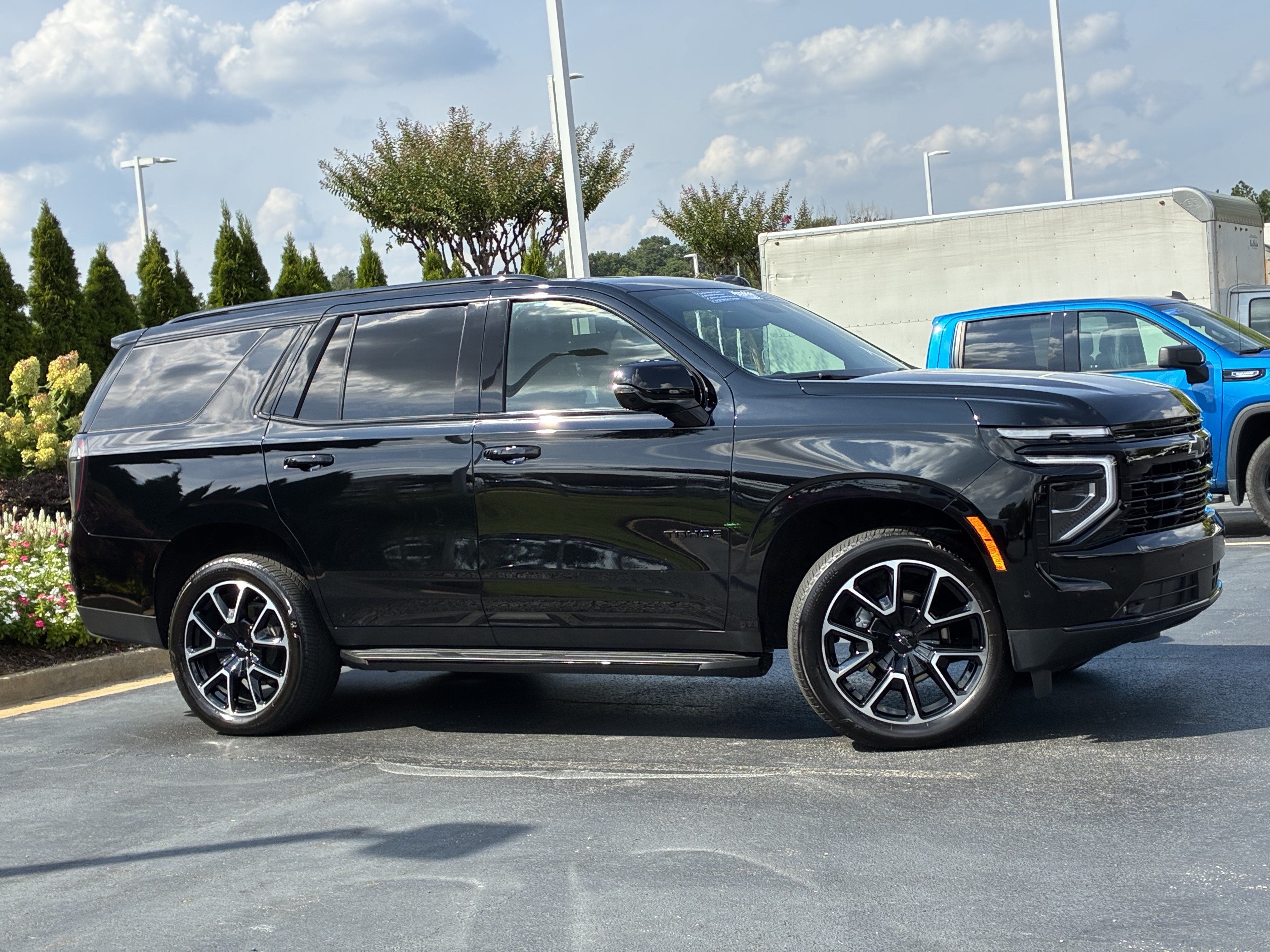 Used 2025 Chevrolet Tahoe RST w/ Comfort Package RWD image 3
