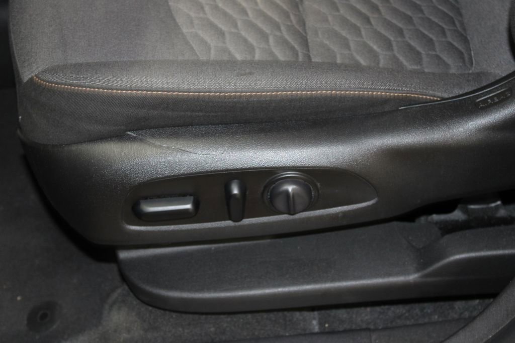 Used 2018 Chevrolet Equinox LT AWD/4WD image 34