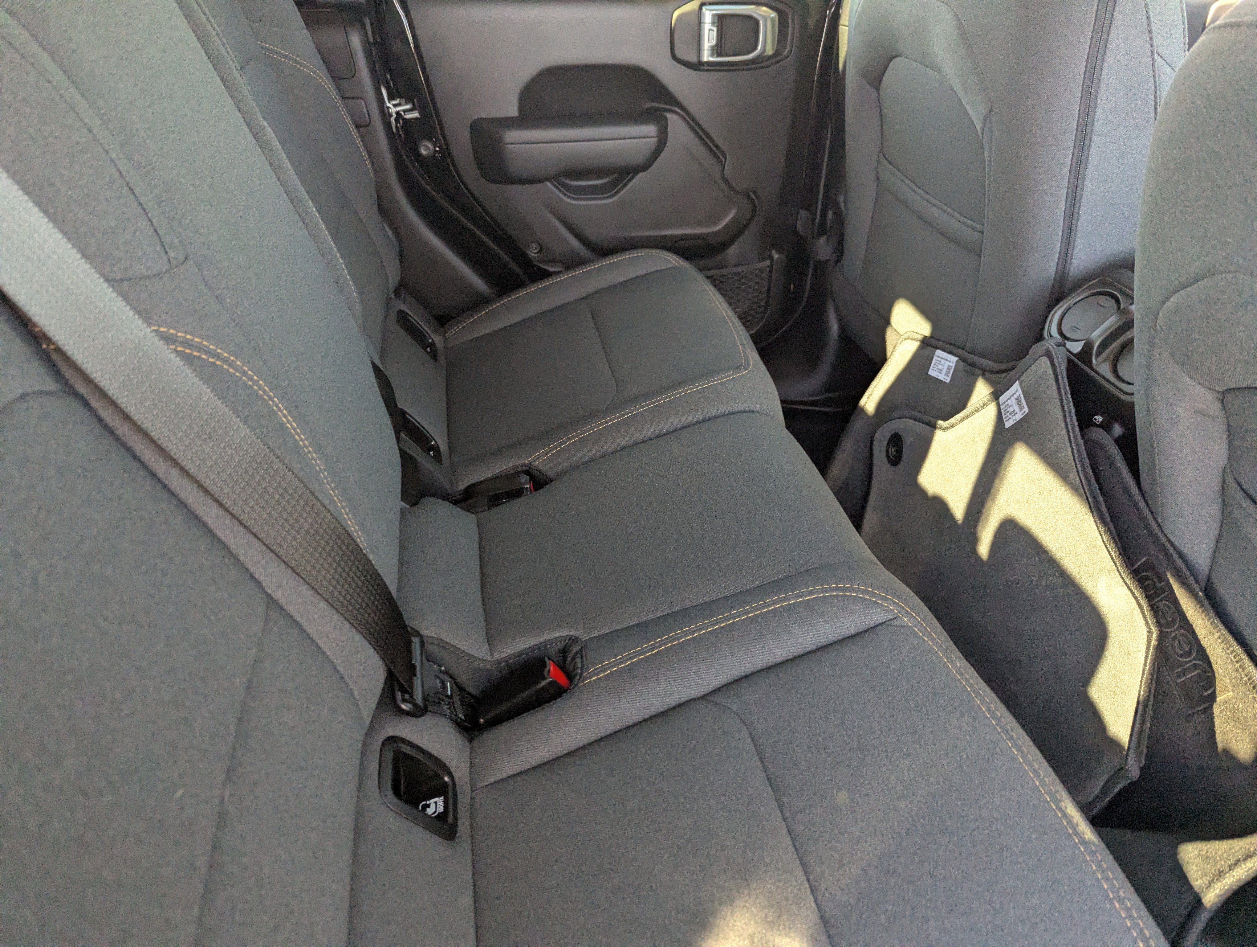 Used 2025 Jeep Gladiator Sport image 14