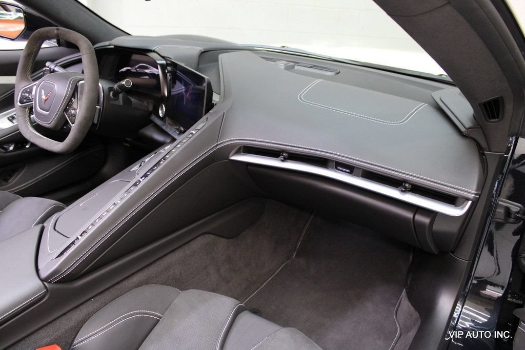 Used 2024 Chevrolet Corvette Stingray Premium Conv w/ Z51 Performance Package RWD image 31