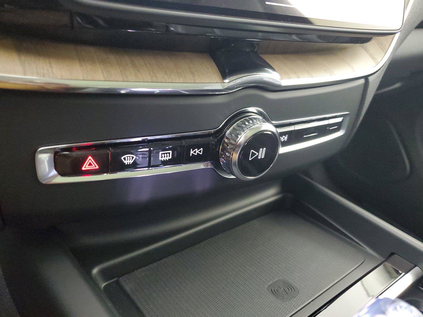 New 2027 Volvo XC60 B5 Ultra AWD/4WD image 30