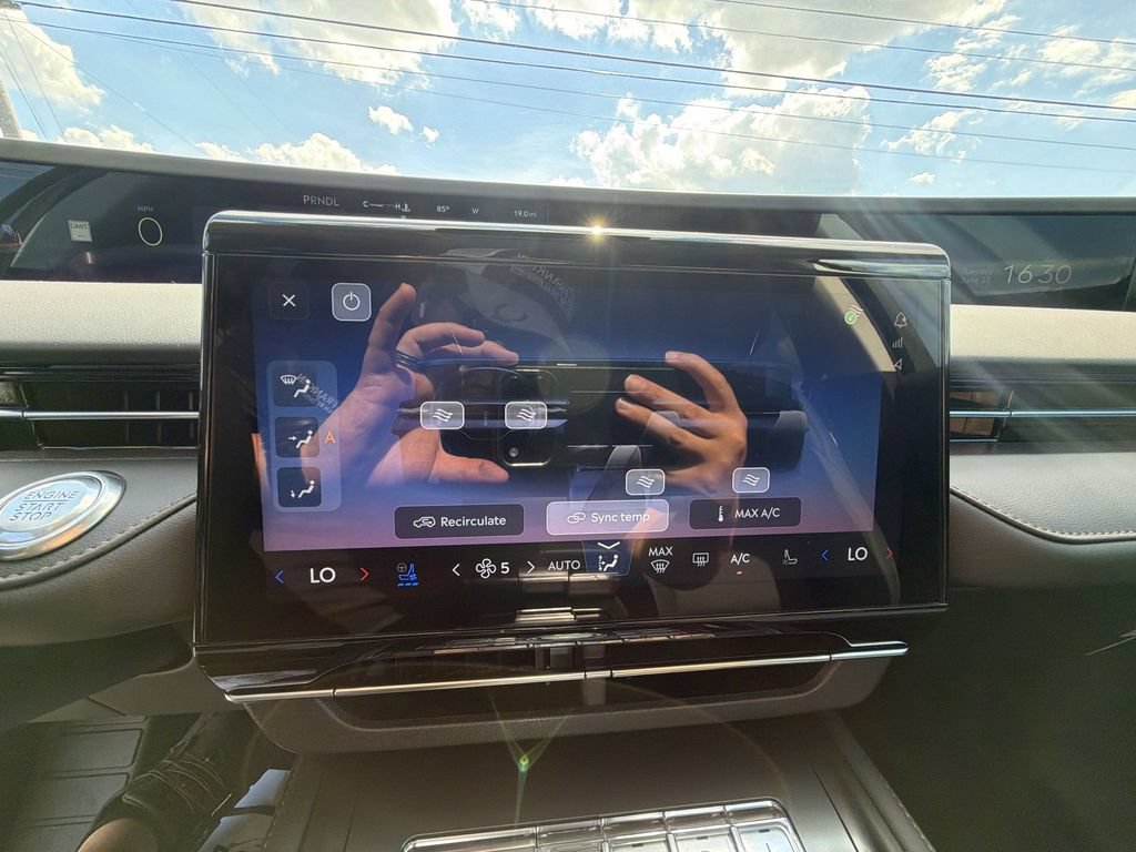 New 2026 Lincoln Nautilus Premier w/ Equipment Group 102A AWD/4WD image 19