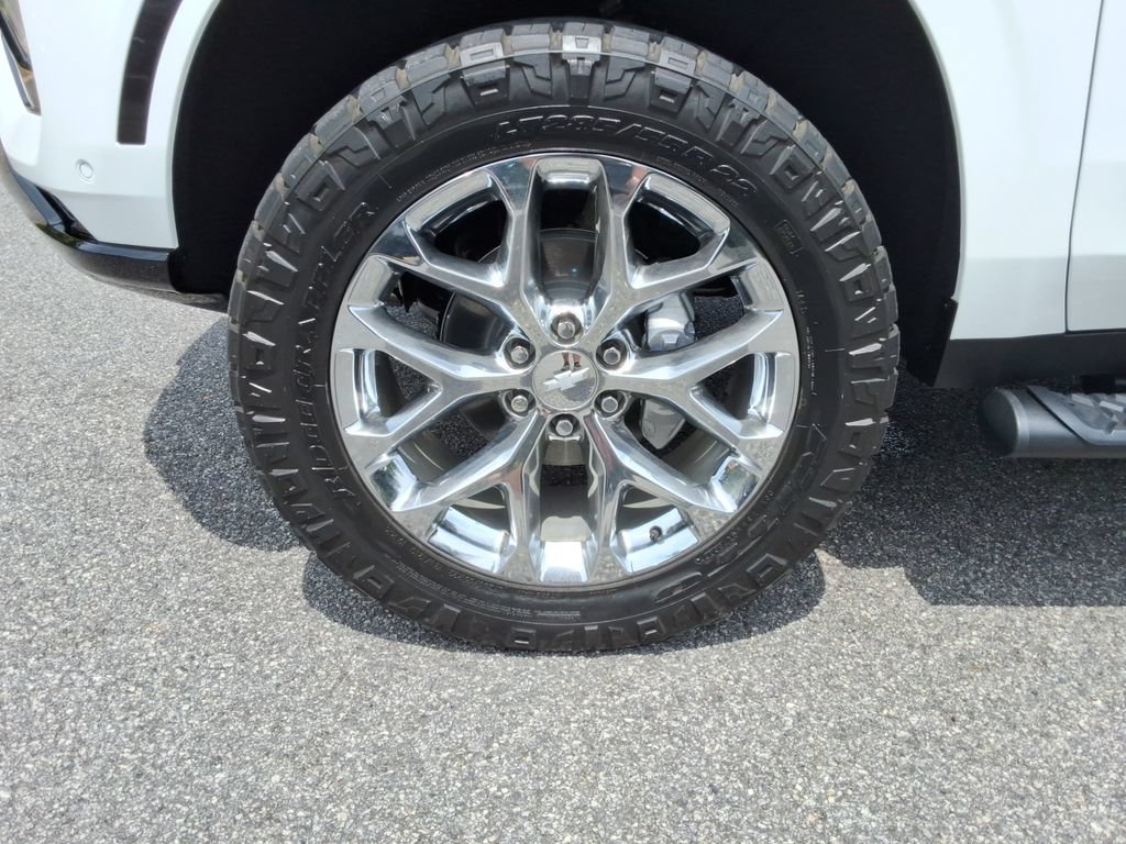 Used 2026 Chevrolet Tahoe Z71 w/ Comfort Package AWD/4WD image 10