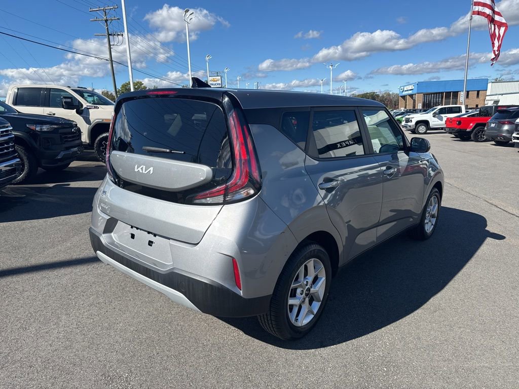 Used 2024 Kia Soul LX w/ Option Group 015 image 5