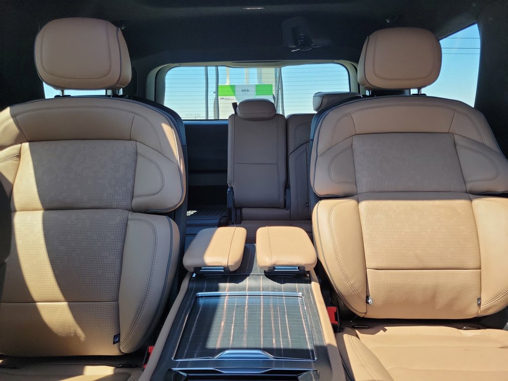 New 2026 Lincoln Navigator Black Label AWD/4WD image 17