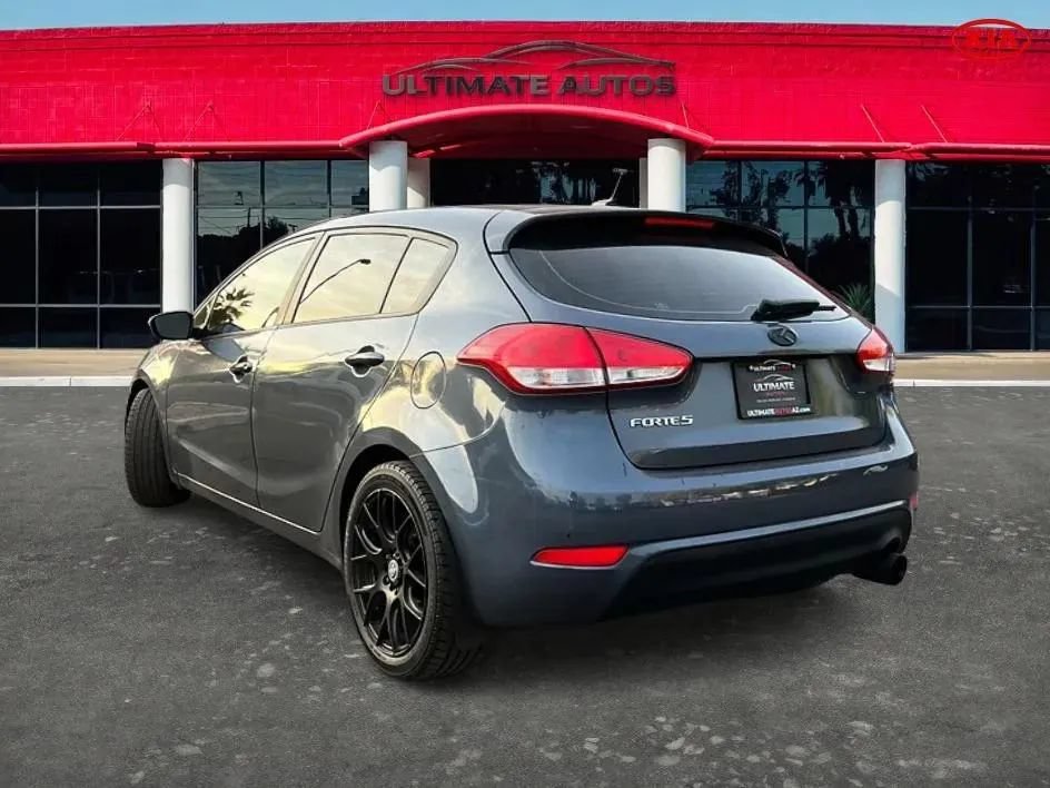 Used 2016 Kia Forte LX FWD image 4