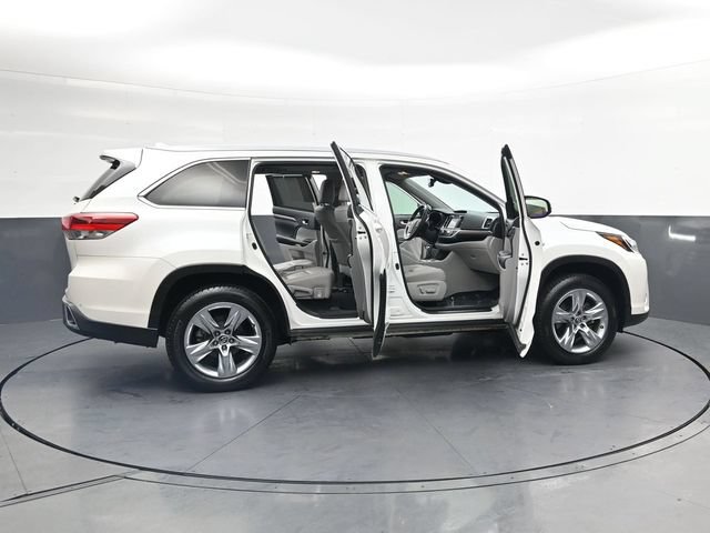 Used 2019 Toyota Highlander Limited FWD image 41