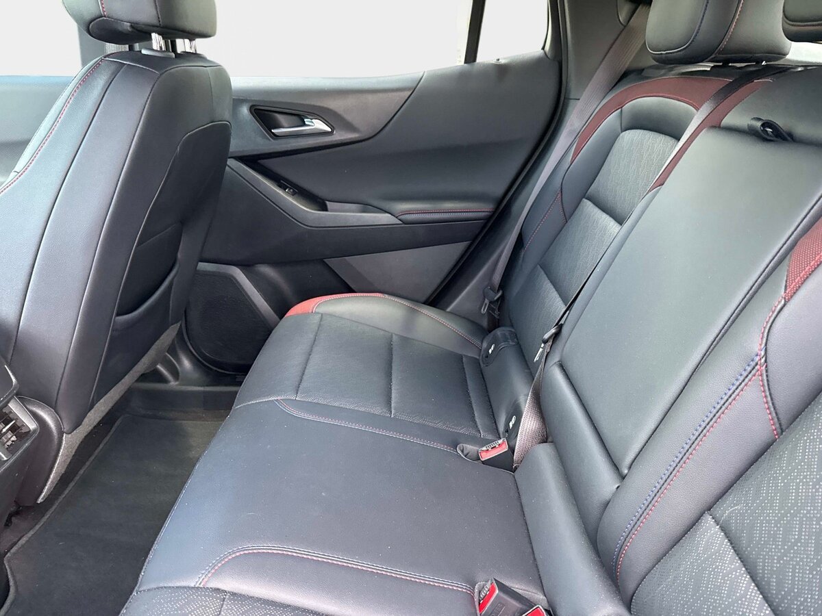 Used 2025 Chevrolet Equinox RS FWD image 13
