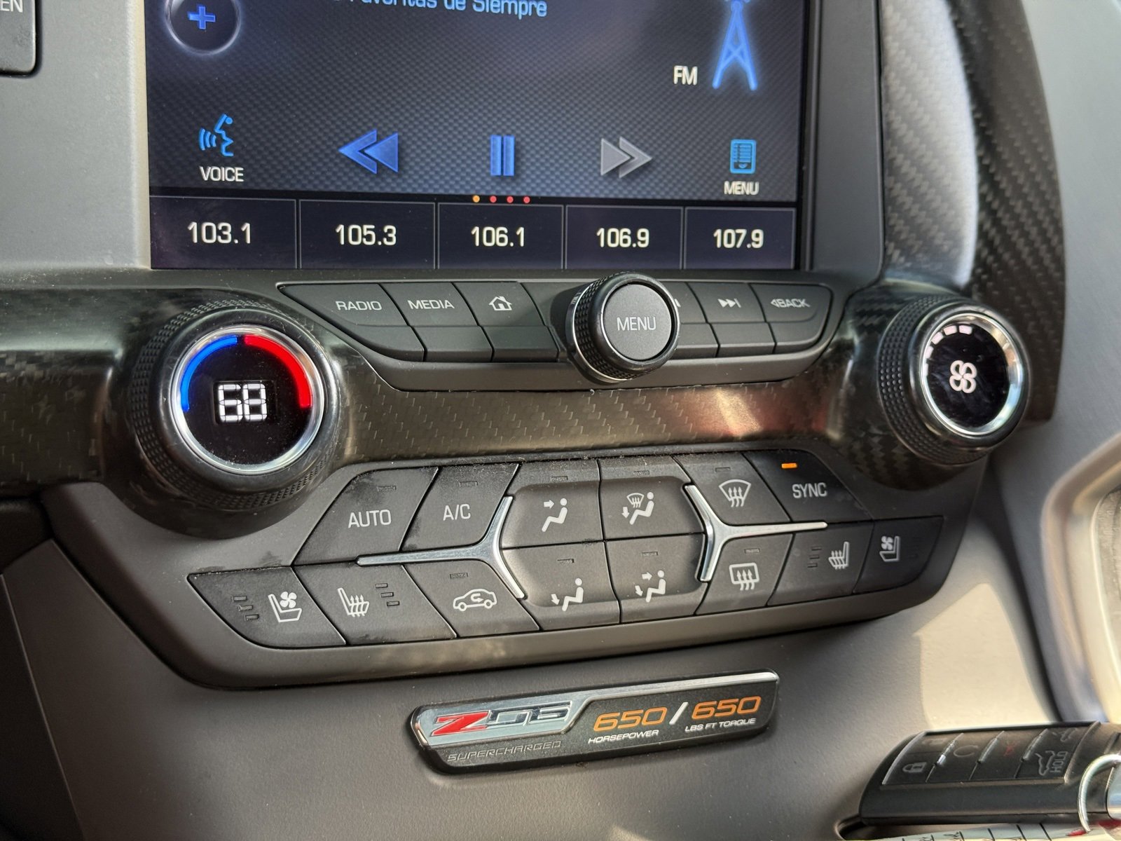 Used 2015 Chevrolet Corvette Z06 w/ 3LZ Preferred Equipment Group image 27