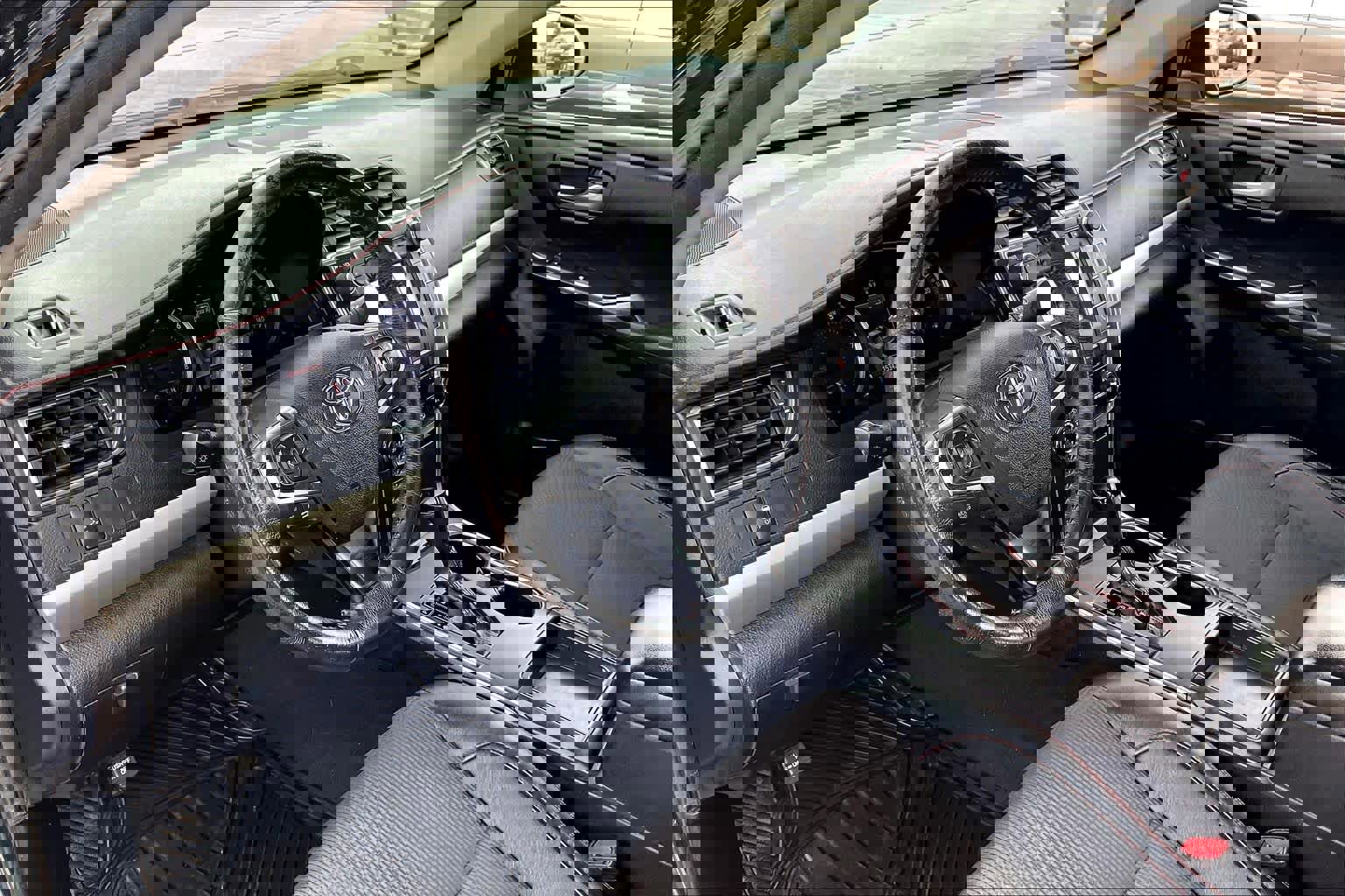 Used 2017 Toyota Camry LE image 15