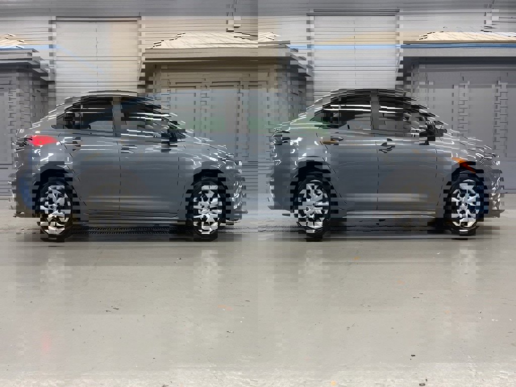 Used 2020 Toyota Corolla LE image 8