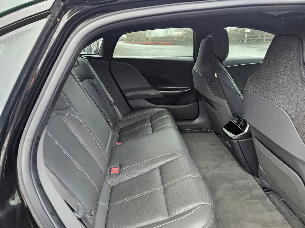 Used 2022 Lucid Air Grand Touring image 15