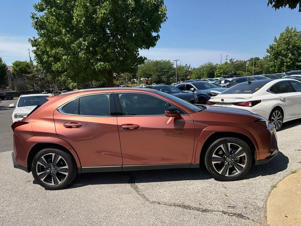 Certified 2025 Lexus UX 300h AWD w/ Accessory Package (Z1) image 11