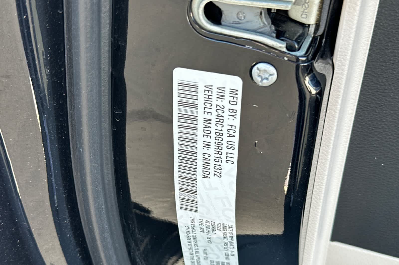 Used 2024 Chrysler Pacifica Touring-L FWD image 34