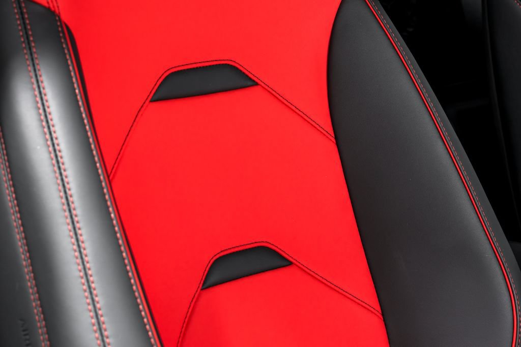 Used 2021 Lamborghini Huracan EVO RWD image 37