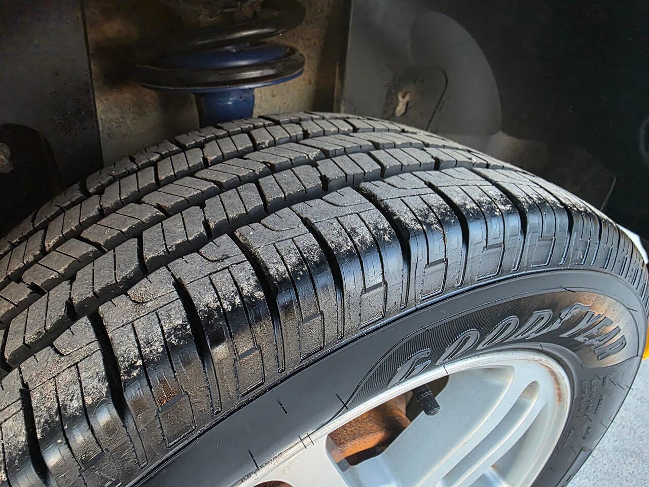 Used 2002 Chevrolet Cavalier Base 2dr Coupe w/ Preferred Equipment Group 1 image 37