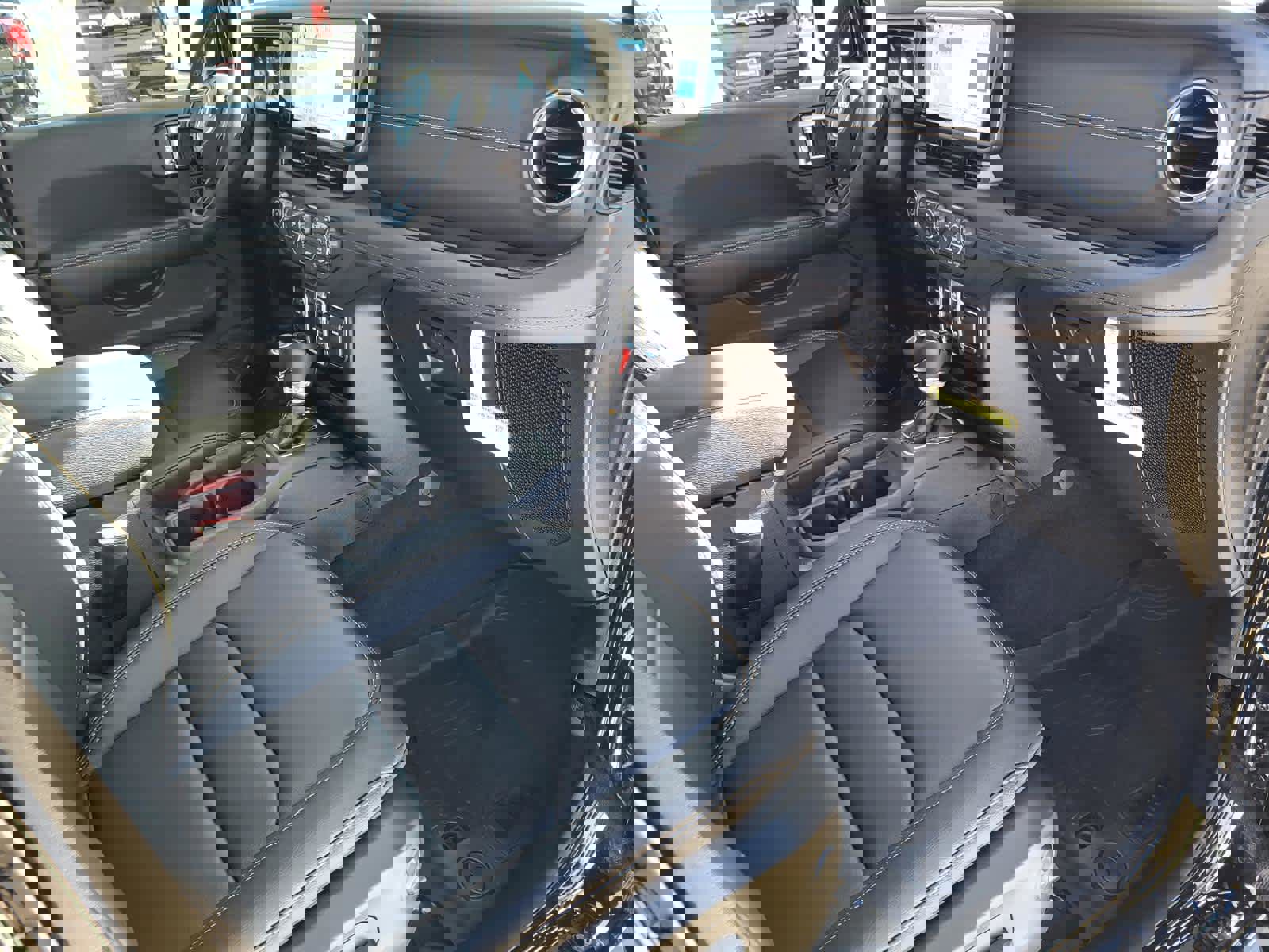 New 2025 Jeep Gladiator Sport image 9