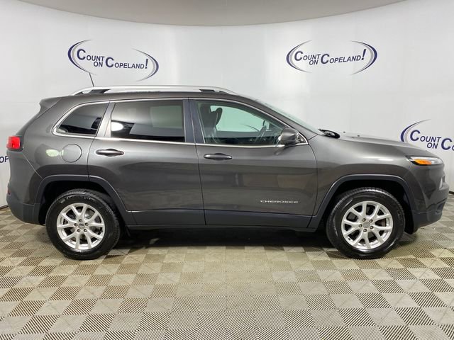 Used 2017 Jeep Cherokee Latitude w/ True North Edition image 7