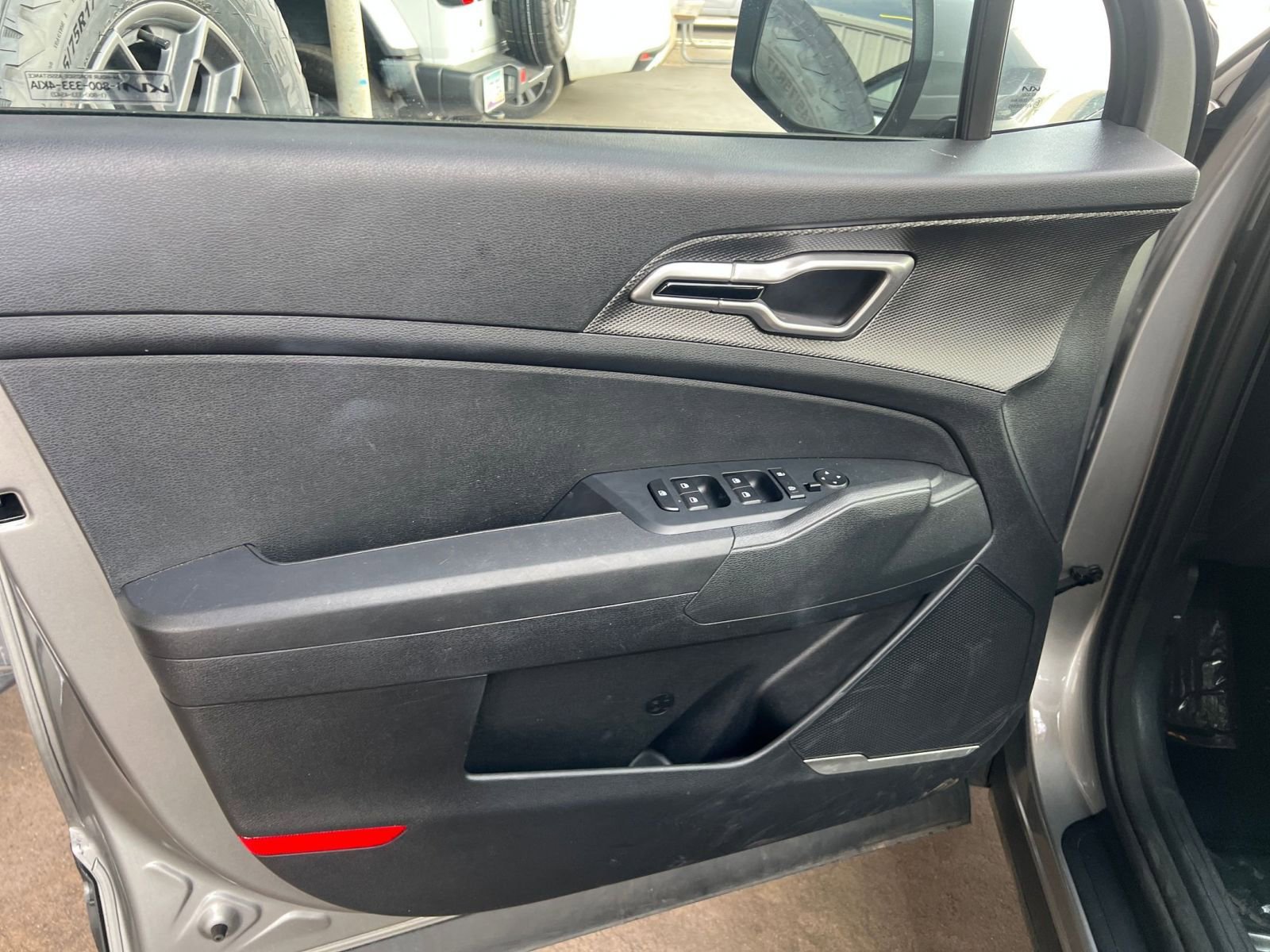 Used 2025 Kia Sportage LX FWD image 18