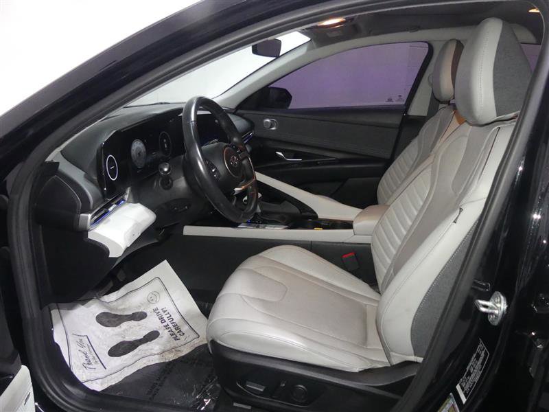 Used 2022 Hyundai Elantra Limited image 21