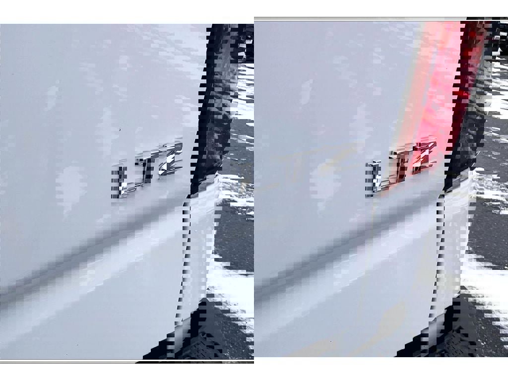 Used 2025 Chevrolet Silverado 1500 LTZ image 9